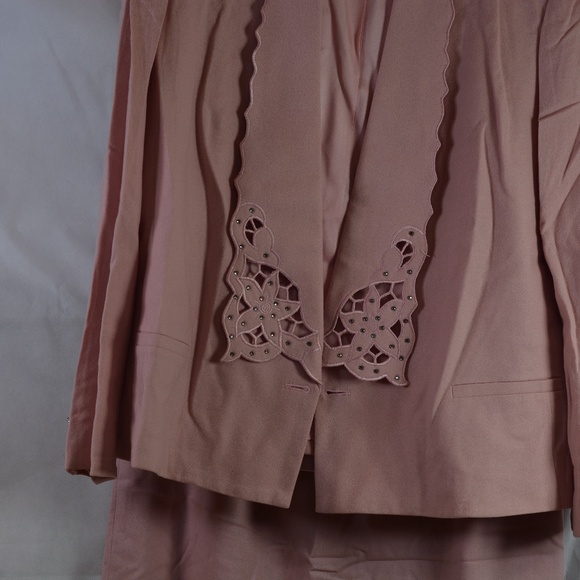 Vintage Nolan Miller Pink 100% Wool/Rhinestone Skirt Suit. M/L - Picture 11 of 13